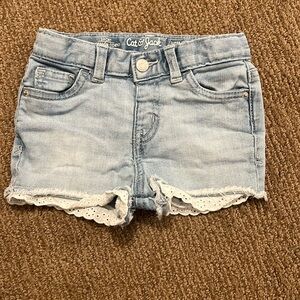 Cat & Jack toddler girls jean shorts with lace trim, 3T